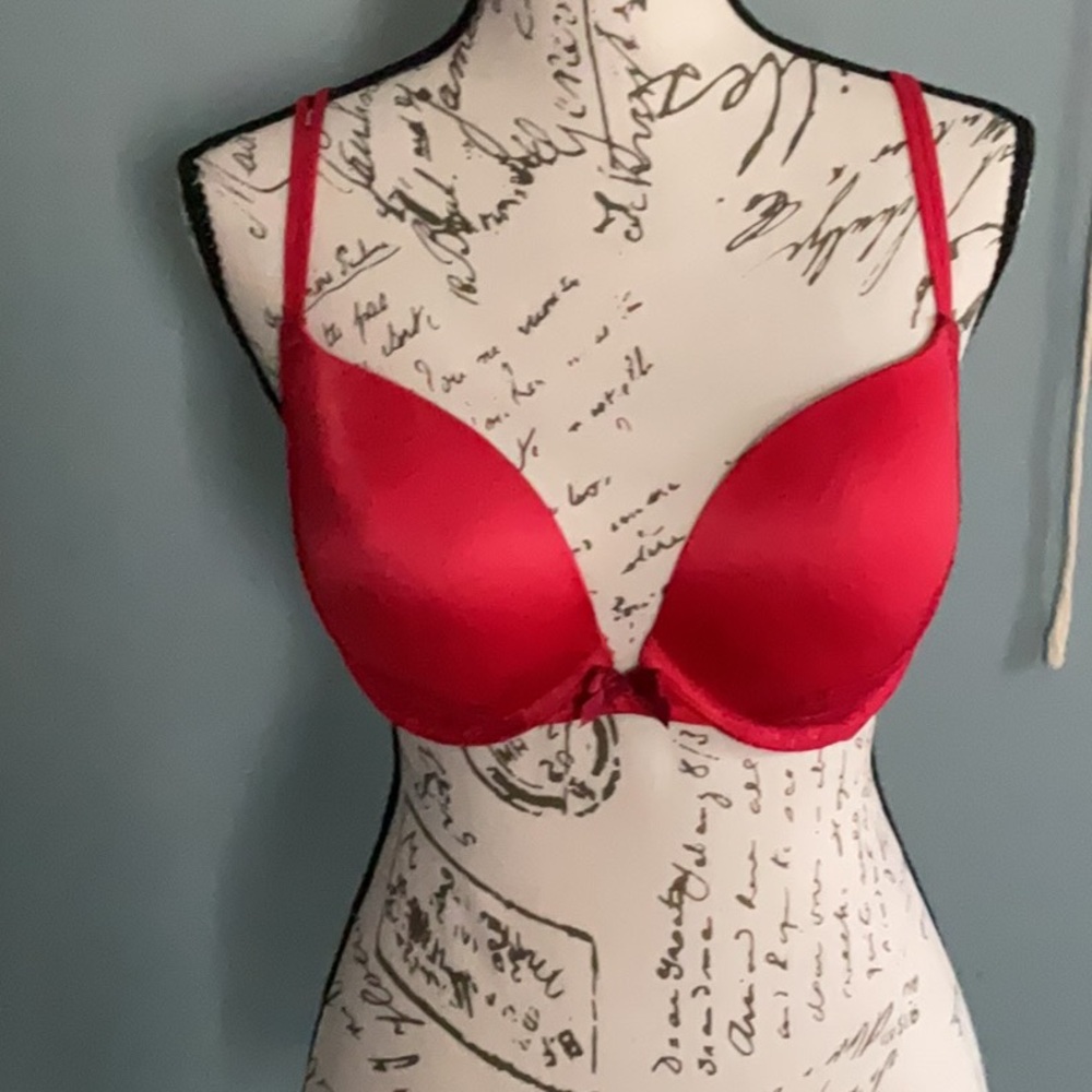 Victoria’s Secret very sexy push-up bra bright red 34D